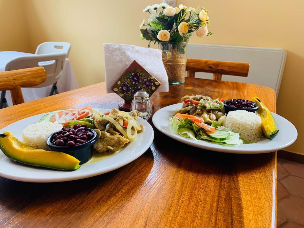 Hotel Y Restaurante Virgen De Fatima Ла Сейба Екстериор снимка